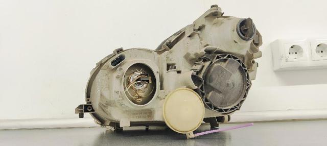 A2038200261 Faro derecho  en stock Sabadell