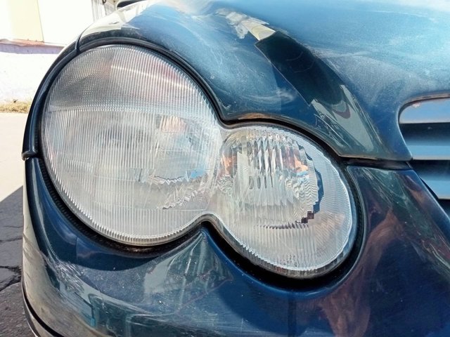 Faro derecho A2038200461 Mercedes