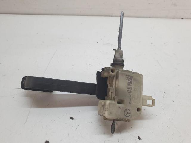 A2038201997 MERCEDES Cerradura de la tapa del depósito de combustible  en stock Huelva