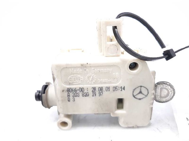 A2038201997 Cerradura de la tapa del depósito de combustible  en stock Sabadell