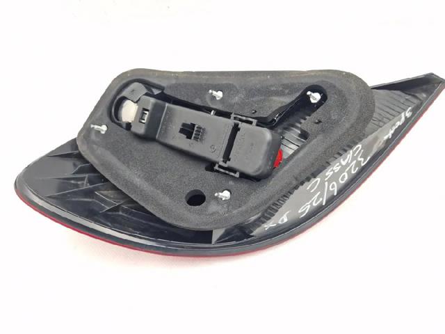 MERCEDES A2038202664 Piloto trasero derecho  en stock Terrassa