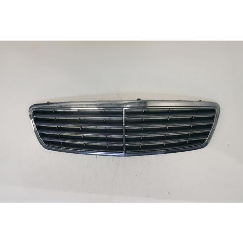 Rejilla delantera A20388001237D11 MERCEDES