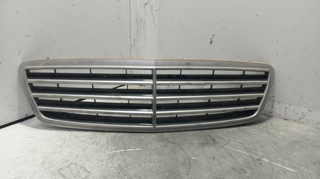 Rejilla de radiador A2038800223 MERCEDES