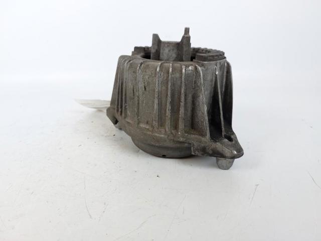 A2042400217 Soporte izquierdo del motor  en stock Sabadell