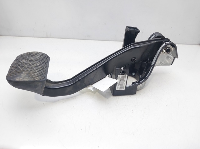 A2042902001 Pedal de freno  en stock Sabadell