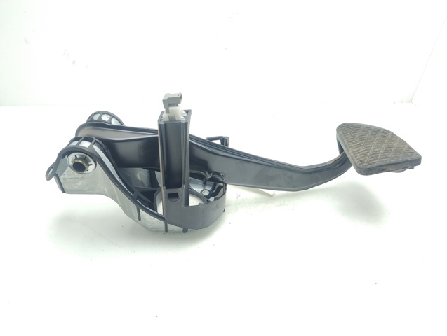 A2042902001 MERCEDES Pedal de freno  disponible Alicante