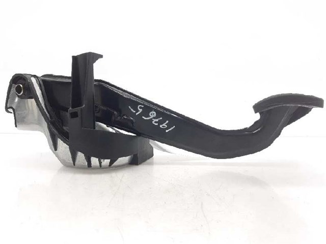 A2042902001 MERCEDES Pedal de freno  disponible Alicante