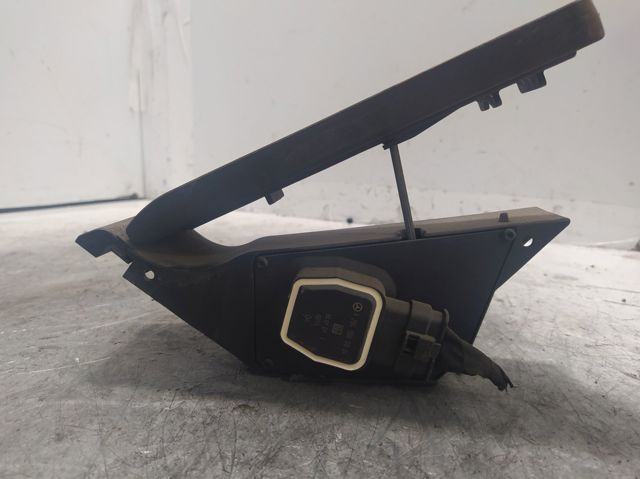 A2043000004 Pedal del acelerador  comprar en Zaragoza