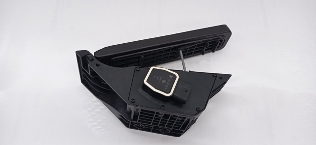 A2043000004 Pedal del acelerador  comprar en Zaragoza