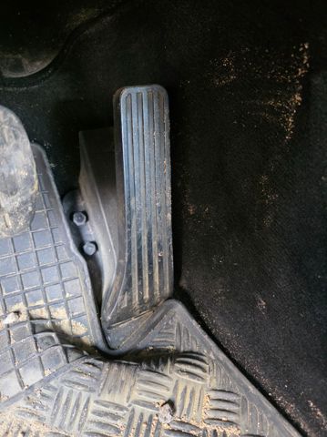 A2043000004 MERCEDES Pedal del acelerador  en stock Huelva