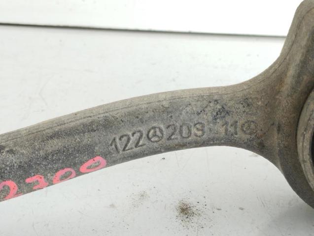 A2043301911 MERCEDES Brazo inferior izquierdo de la suspensión delantera comprar Alcalá