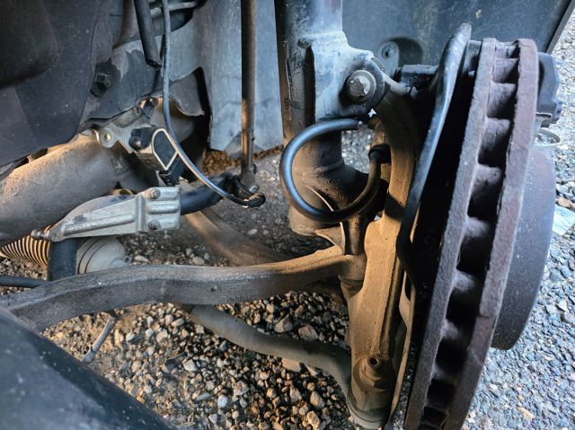 A2043306711 MERCEDES Brazo inferior izquierdo de la suspensión delantera  comprar en Oviedo
