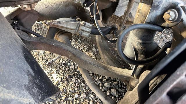 A2043306711 MERCEDES Brazo inferior izquierdo de la suspensión delantera  en stock Huelva