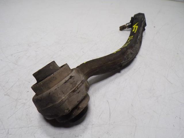 MERCEDES A2043308811 Brazo superior derecho de la suspensión delantera  en stock Terrassa