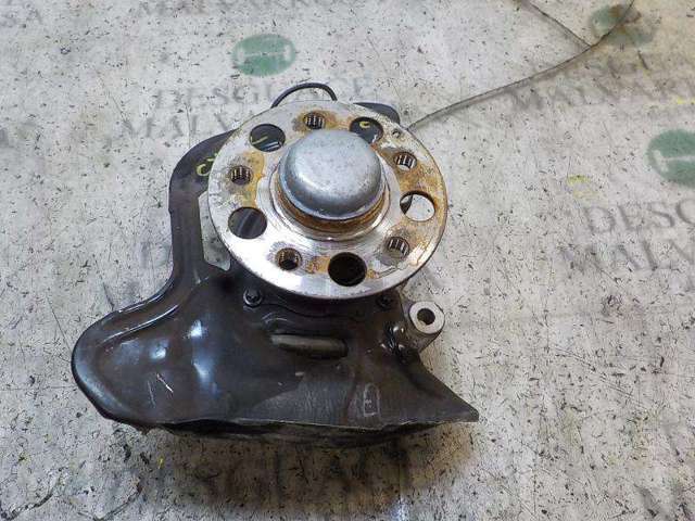 MERCEDES A2043320101 Mangueta delantera izquierda  en stock Salamanca