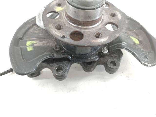 MERCEDES A2043320201 Mangueta delantera derecha  disponible Valladolid