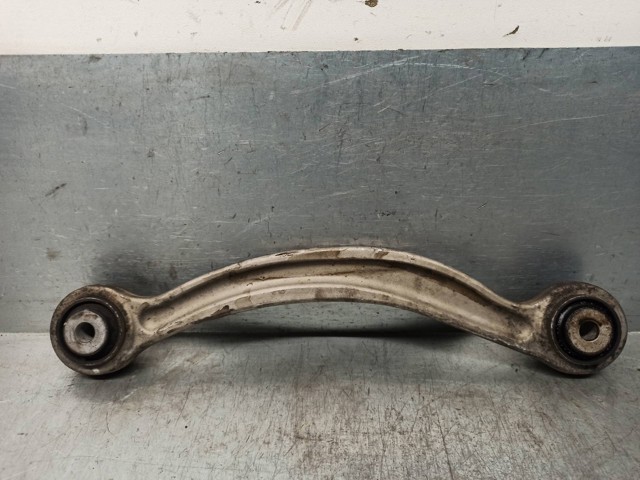 MERCEDES A2043502206 Brazo superior derecho de la suspensión trasera  en stock Terrassa
