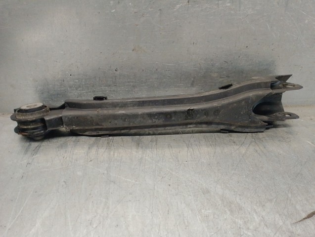 A2043502706 Brazo longitudinal inferior trasero izquierdo/derecho  disponible Burgos