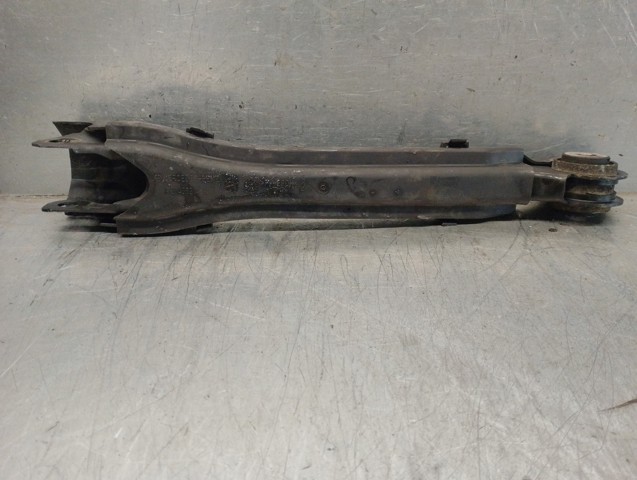 A2043502706 Brazo longitudinal inferior trasero izquierdo/derecho  disponible Burgos