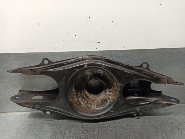 MERCEDES A2043503506 Brazo inferior trasero izquierdo/derecho  disponible Valladolid