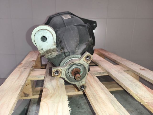 A2043510408 Tapa del diferencial trasero  comprar en Pontevedra