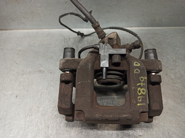 Pinza de freno trasera derecha A2044231281 MERCEDES