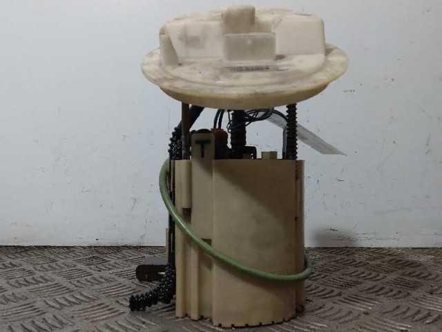 A2044702294 MERCEDES Bomba de gasolina  en stock Córdoba