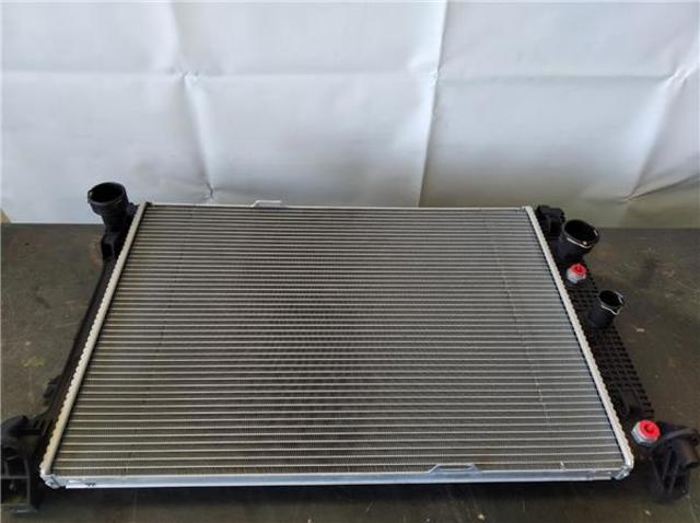 MERCEDES A2045000403 Radiador de refrigeración del motor  disponible España