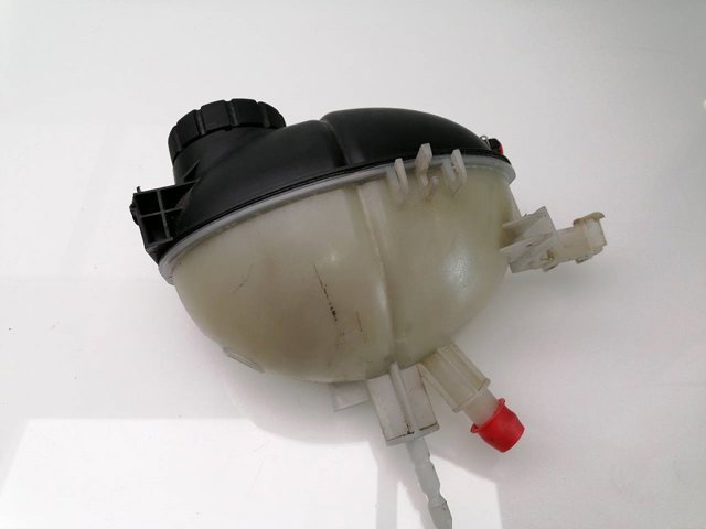 MERCEDES A2045000549 Depósito de expansión del sistema de refrigeración  disponible Valladolid