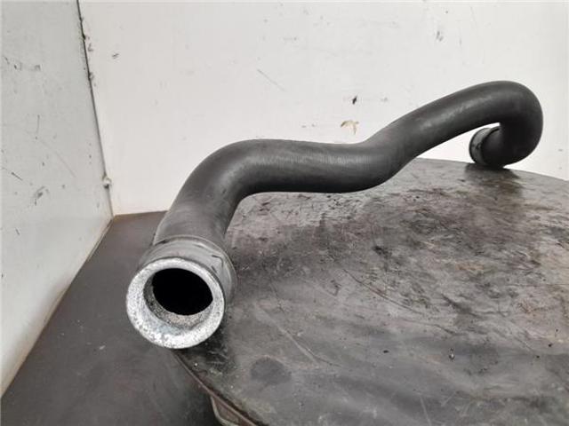MERCEDES A2045013182 Manguera superior del radiador  en stock Terrassa