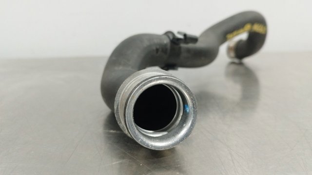 MERCEDES A2045013182 Manguera superior del radiador  disponible Valladolid