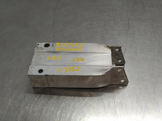 Soporte De Amplificador De Parachoques Delantero A2046201195 Mercedes