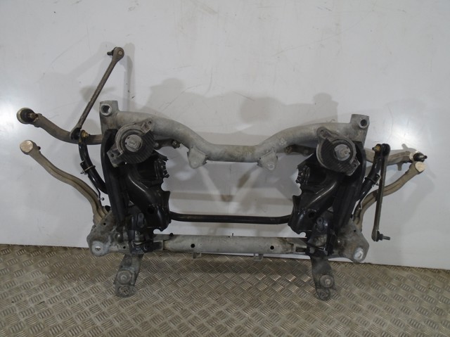 Subchasis delantero soporte motor A2046280657 Mercedes