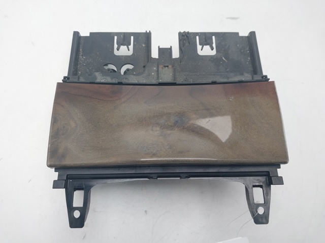 MERCEDES A2046800179 Cenicero de la consola central  disponible España