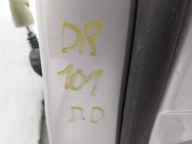A2047200205 MERCEDES Puerta delantera derecha  comprar en Jaén