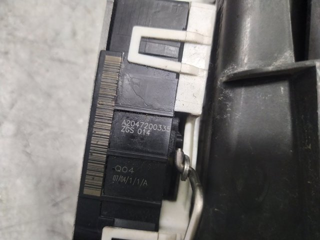 A2047200335 Cerradura de puerta delantera izquierda  disponible Burgos