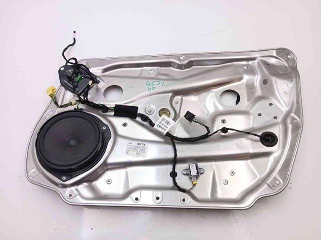 A2047200635 Cerradura de puerta delantera derecha  disponible Utrera