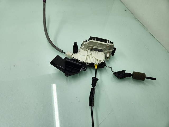 A2047200635 Cerradura de puerta delantera derecha  comprar en Reus