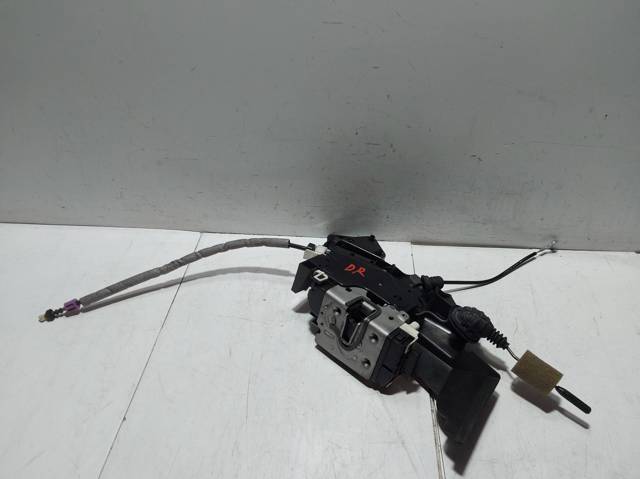 A2047200635 MERCEDES Cerradura de puerta delantera derecha  disponible Vigo
