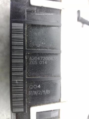 MERCEDES A2047200635 Cerradura de puerta delantera derecha  disponible Valladolid