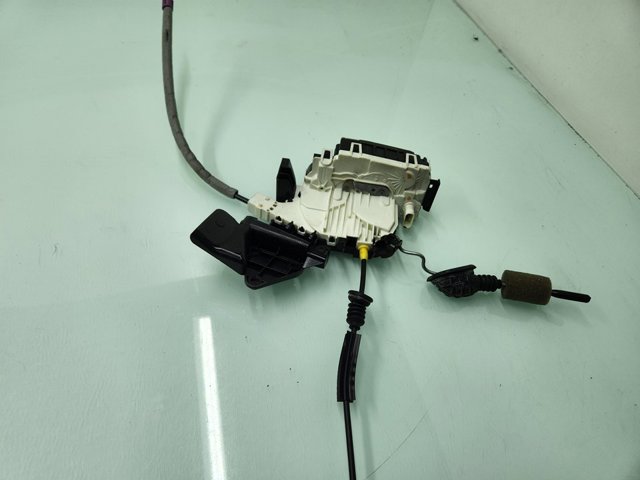 A2047200635 Cerradura de puerta delantera derecha  comprar en Reus