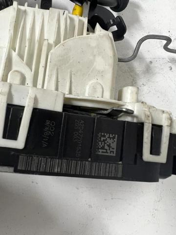 A2047201535 Cerradura de puerta delantera izquierda  comprar en Pontevedra