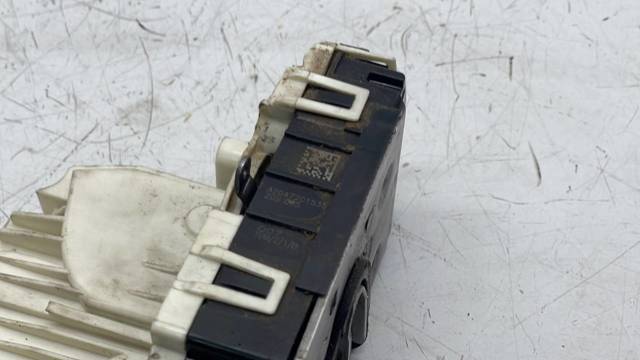 A2047201535 Cerradura de puerta delantera izquierda  comprar en Zaragoza