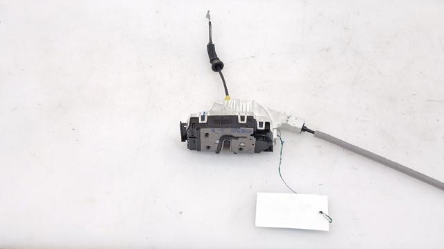 A2047201835 Cerradura de puerta delantera derecha  en stock Granada