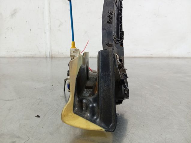 A2047201835 Cerradura de puerta delantera derecha  disponible Burgos
