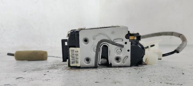 A2047201835 Cerradura de puerta delantera derecha comprar Sevilla
