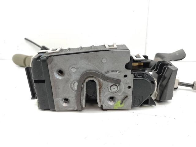 A2047201835 MERCEDES Cerradura de puerta delantera derecha  disponible Ourense