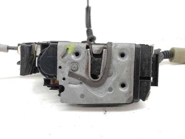 A2047201835 MERCEDES Cerradura de puerta delantera derecha  en stock Gandía