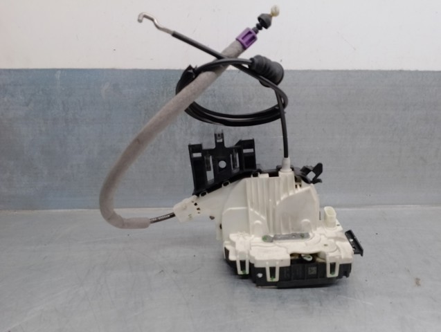 A2047202735 MERCEDES Cerradura de puerta delantera izquierda  disponible Alicante