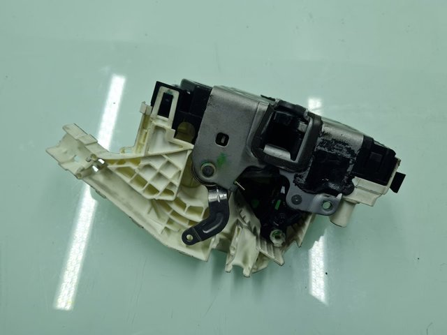 A2047202735 Cerradura de puerta delantera izquierda  comprar en Pontevedra
